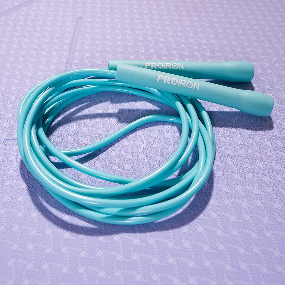 фото Скакалка спортивная Proiron, голубая, арт. СС074 в интернет-магазине спортивных товаров МЯЧИКИ