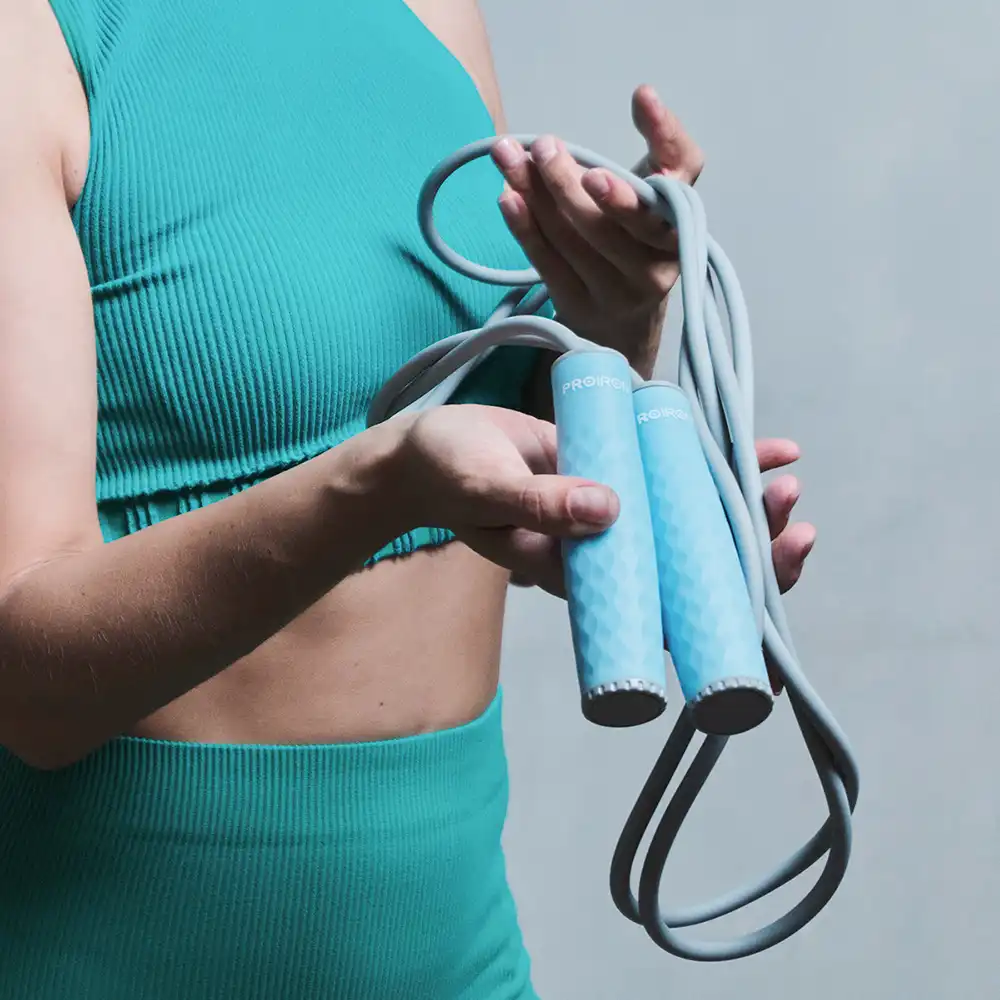 фото Скакалка с утяжелителем Proiron, D=7 мм,  синяя, арт. СУ022 в интернет-магазине спортивных товаров МЯЧИКИ