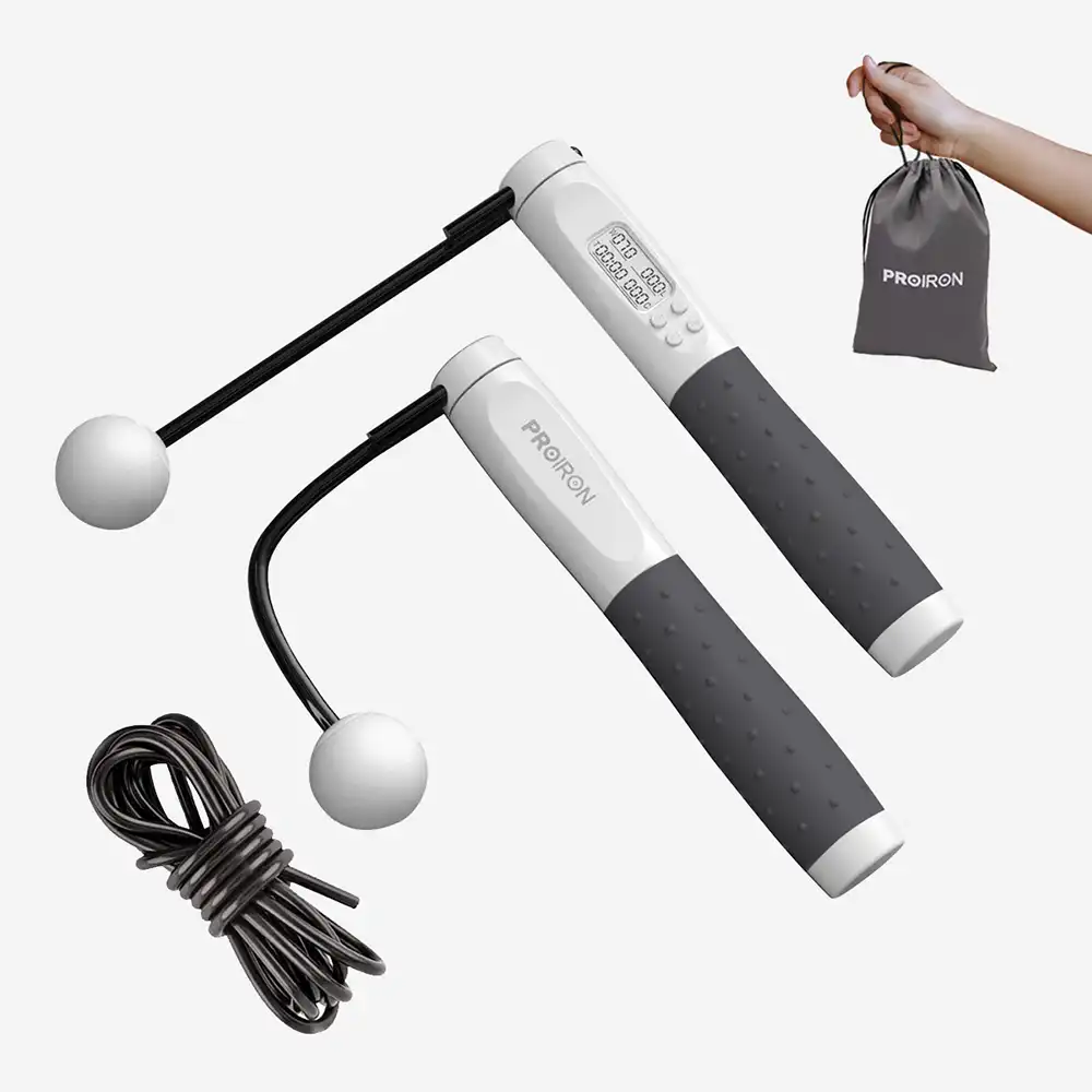 фото Скакалка умная с дисплеем Proiron, бело-серая, арт. ПРО043 в интернет-магазине спортивных товаров МЯЧИКИ