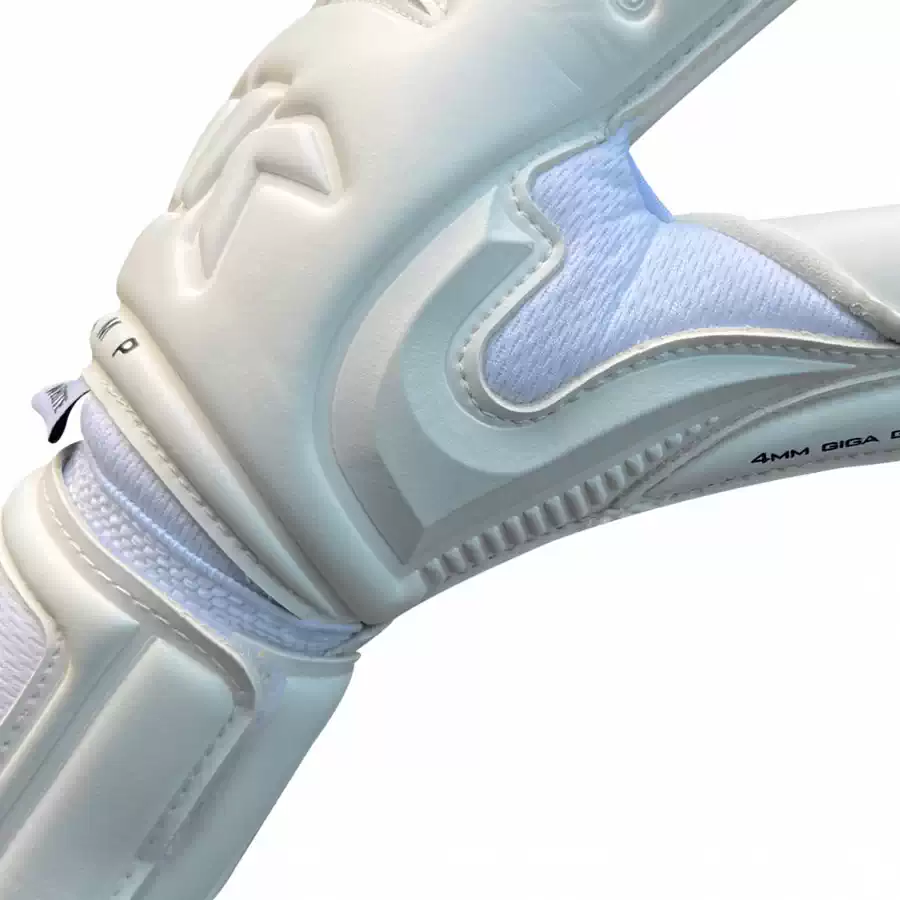 фото Вратарские перчатки 4Keepers Champ Gold White VI RF2G в интернет-магазине спортивных товаров МЯЧИКИ