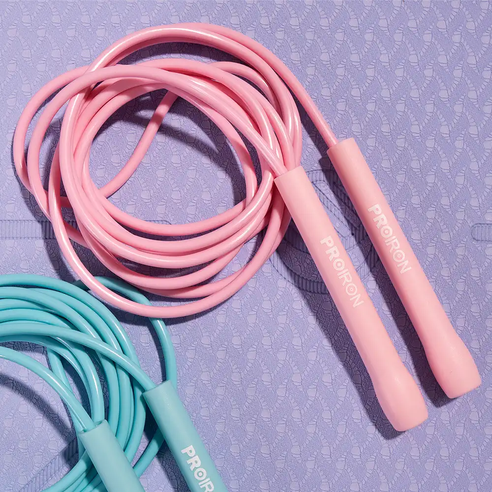 фото Скакалка спортивная Proiron, розовая, арт. СС073 в интернет-магазине спортивных товаров МЯЧИКИ