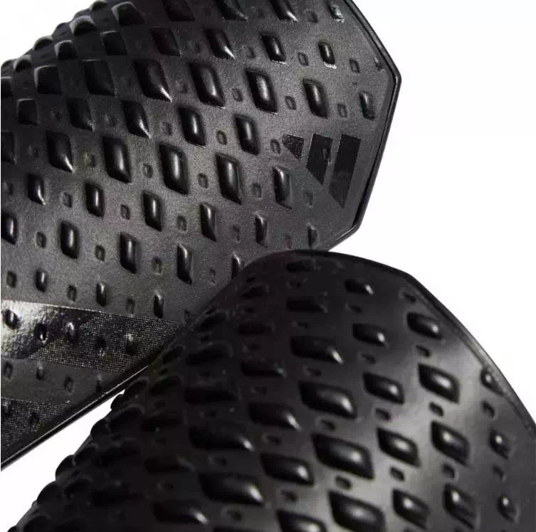 фото Щитки футбольные ADIDAS Predator SG League black в интернет-магазине спортивных товаров МЯЧИКИ