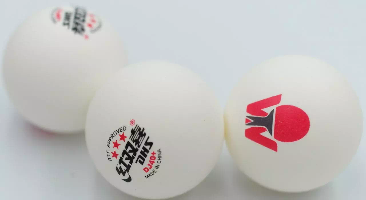 фото Мячи для настольного тенниса DHS DJ40+ 3*** ITTF World Tour  6 шт., бел. пластик в интернет-магазине спортивных товаров МЯЧИКИ
